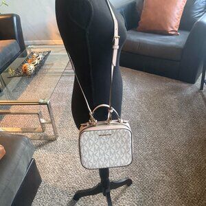 Michael Kors Small Crossbody 🔥